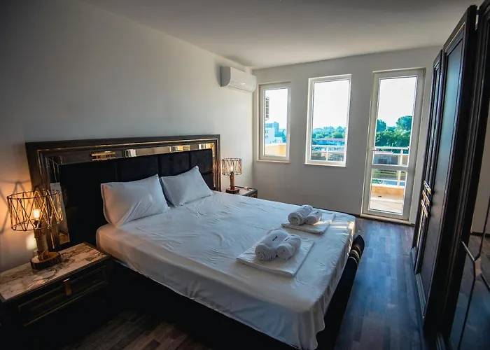 Modern Spacious 1bd For Two In By Flat Mаnаger نيسيبار