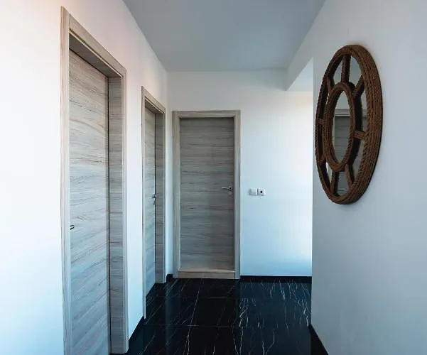 Modern Spacious 1bd For Two In By Flat Mаnаger شقة *